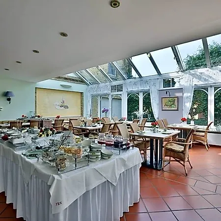 Gödecke 4*